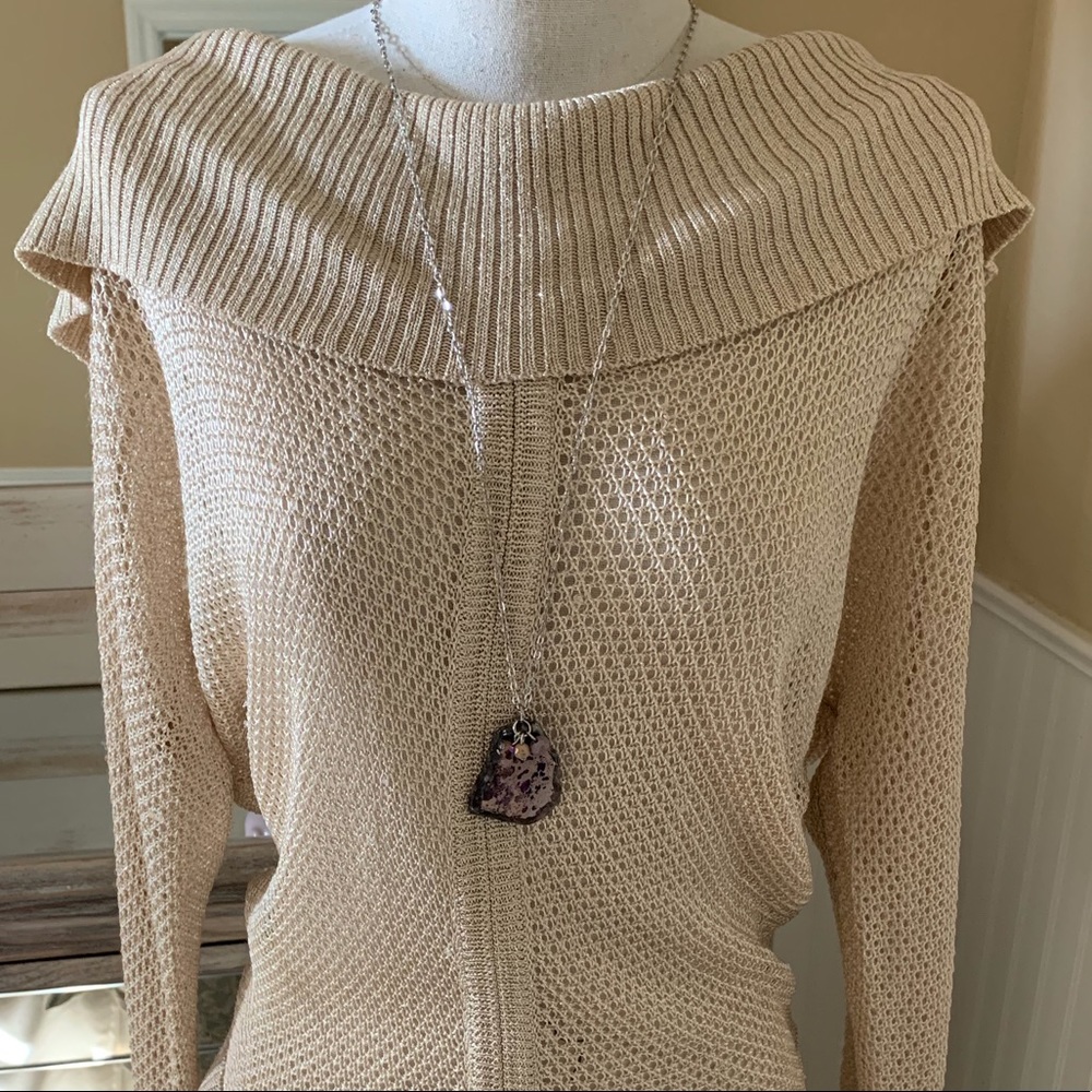 Beautiful Champaign Colored Cache Top